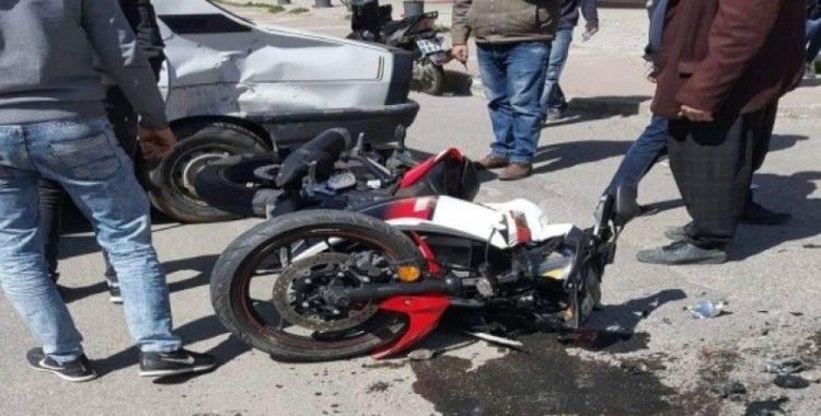 Otomobil ile motosiklet çarpıştı: 1 Yaralı