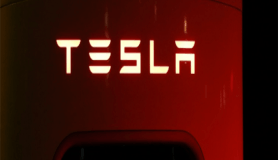 Tesla Model 3'ü hacklemeyi başaran ekip ödülü kaptı