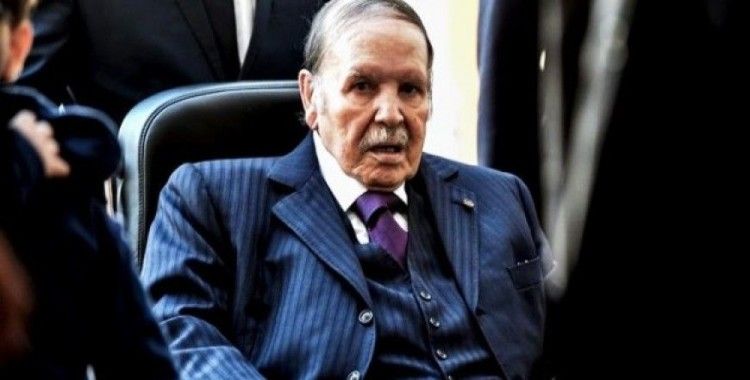 Cezayir Genelkurmay Başkanı, cumhurbaşkanı makamının boşaltılmasını talep etti