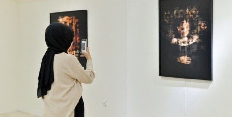 SAÜ’de ‘İzafi Portreler’ sergisi açıldı