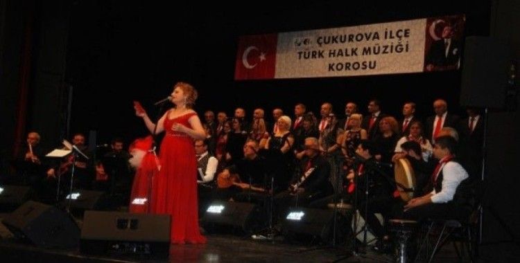 Çukurova Türk Halk Müziği Korosu konser verdi