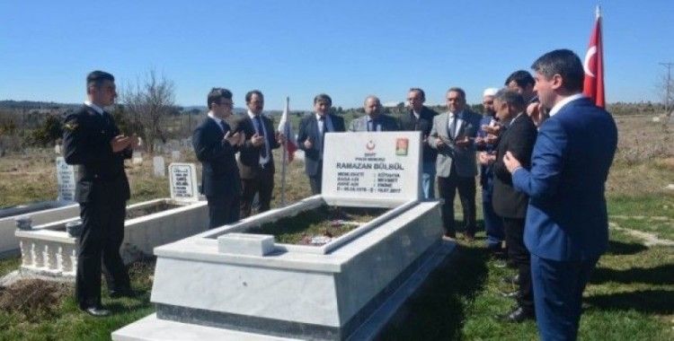 Çavdarhisar’da protokol tarafından Şehit mezarları ziyaret edildi