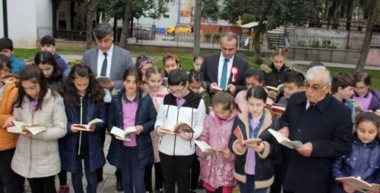 Bafra’da "100. Yıl Anısına 100 noktada 100’er öğrenci ile Kitap Okuyoruz" etkinliği