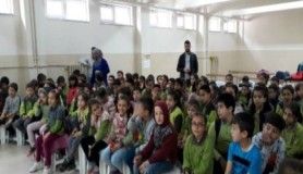 Bu okulda en çok kitap okuyan öğrenciler her ay ödüllendiriliyor