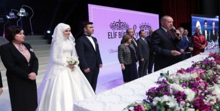 Cumhurbaşkanı Erdoğan, Bekir Bozdağ’ın oğlunun nikah şahidi oldu