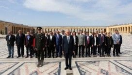 Yenimahalle Belediyesi yönetimi Anıtkabir’de