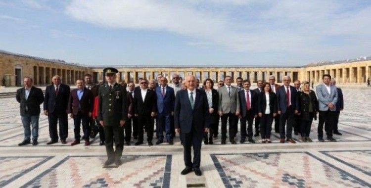 Yenimahalle Belediyesi yönetimi Anıtkabir’de
