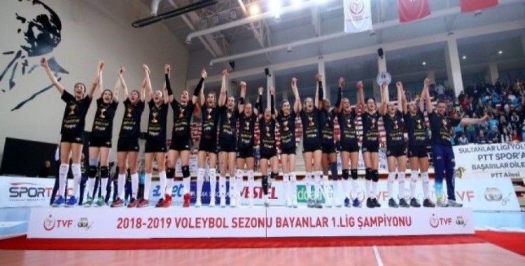 Voleybol Sezonu 1. Lig Bayanlar Lig'inde Şampiyon PTT Spor