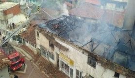 Manisa'da ev yangını korkuttu