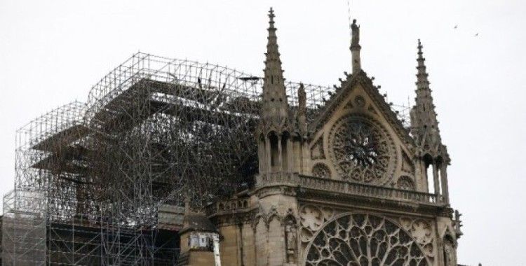 Macron: “Notre Dame Katedrali 5 yılda yeniden inşa edilecek”