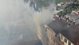 Esenyurt'ta korkutan çatı yangını havadan görüntülendi