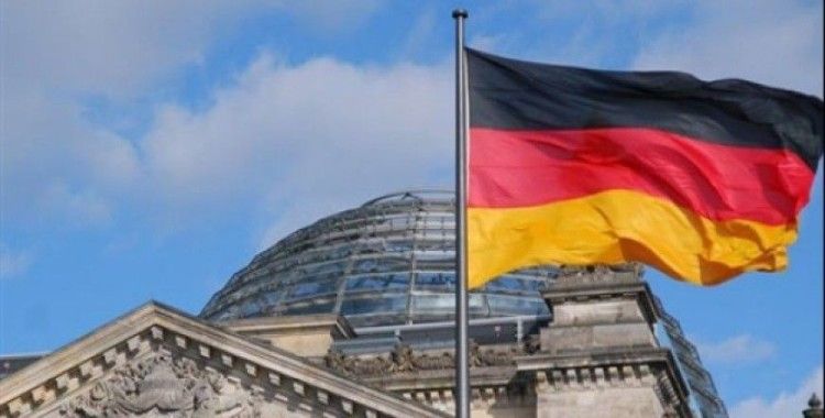 Alman hükümeti 2019 büyüme tahminini düşürdü