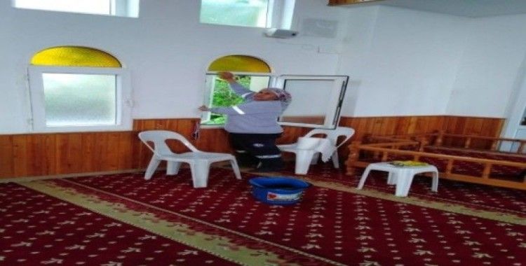 Mezitli’deki ibadethaneler Ramazan’a hazırlanıyor