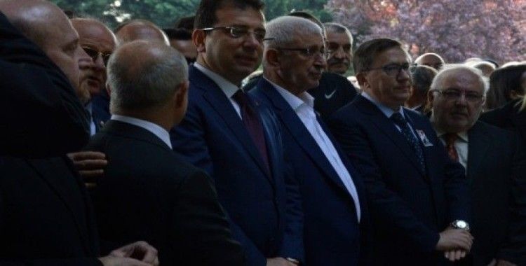 İmamoğlu, 8. Cumhurbaşkanı Turgut Özal’ı vefatının yıl dönümünde kabri başında anıldı