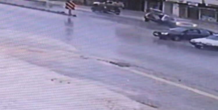 Ölümlü trafik kazası güvenlik kamerasında