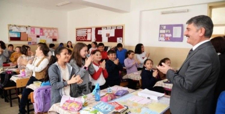 Pursaklar’da 12 bin 400 kişi kitap okuyup sınava girdi