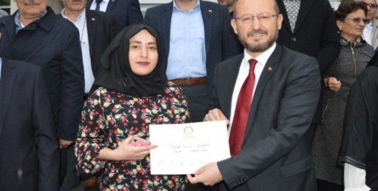 Başkan Özcan 16 gün sonra mazbatasını aldı