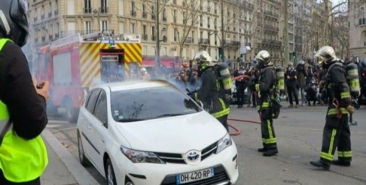Fransa İçişleri Bakanı, Sarı Yelekliler'in yarınki gösterilerine karşı uyardı