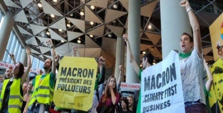 İklim savunucuları dev Fransız firmalarına girişi engelledi
