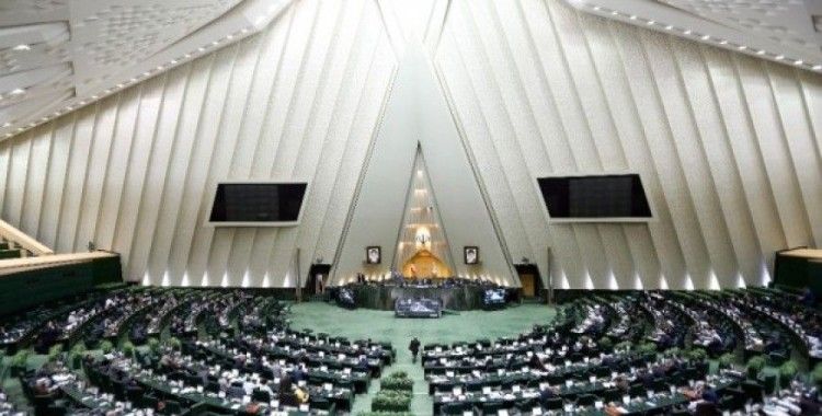 İran meclisi, ABD ordusunu resmen terörist ilan etti