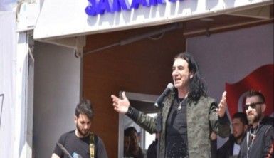 Murat Kekilli Suriyeli çocuklara konser verdi