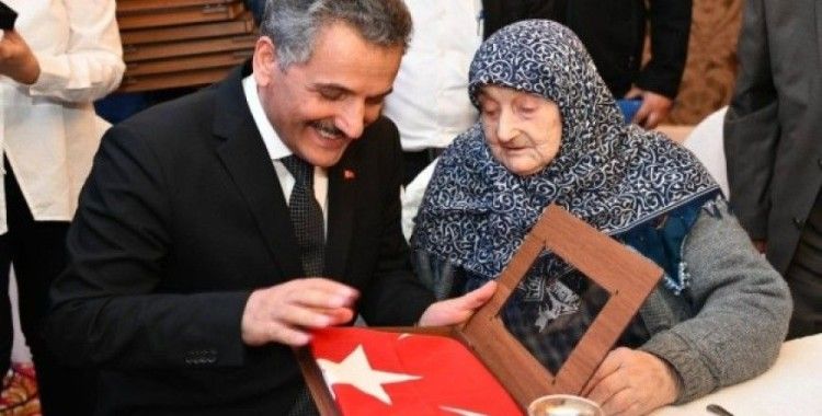 100 yıla tanıklık edenler bir araya geldi