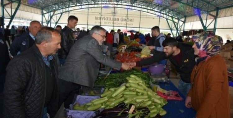 Başkan Bozkurt Ramazan’ın ilk pazarında esnafla buluştu