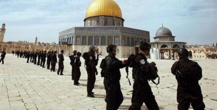 İsrail, Mescidi Aksa'da teravih namazı kılanlara saldırdı, 6 yaralı