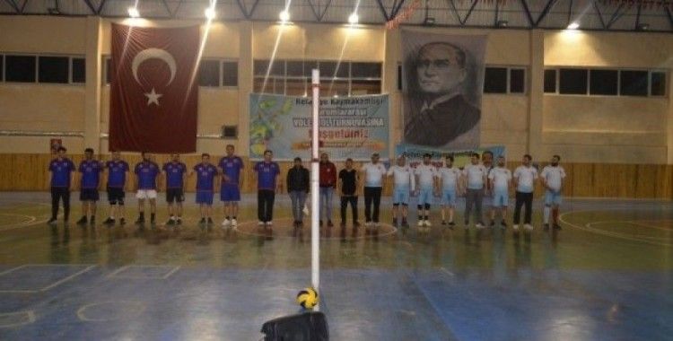 Refahiye’de kurumlar arası voleybol turnuvası yapıldı