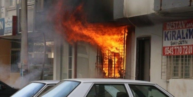 Adana'da korkutan yangın
