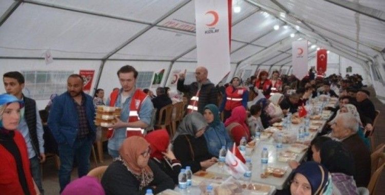 Kızılay’dan günlük 500 kişiye iftar