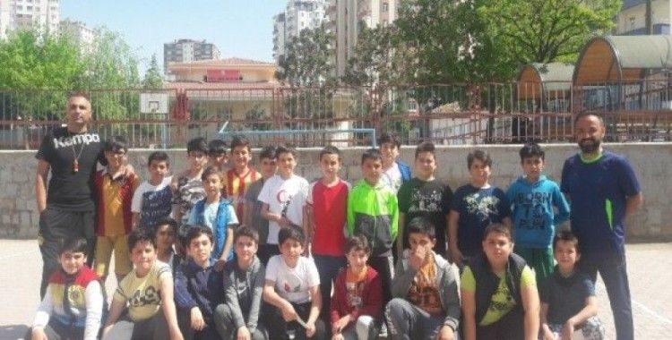 Sahra Galip Özsan Ortaokulu’ndan Hentbolde Büyük Yatırım