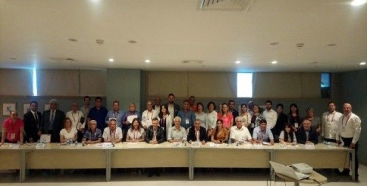 Adana'da CHP'li belediye meclis üyelerine yerel yönetim eğitimi