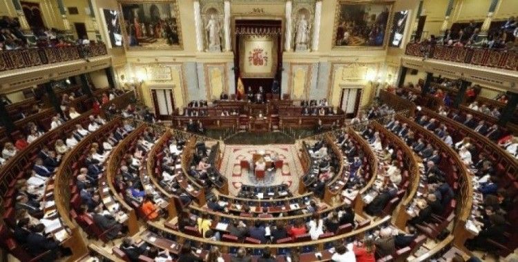 Tutuklu Katalanlar milletvekili yemin töreni için serbest bırakıldı