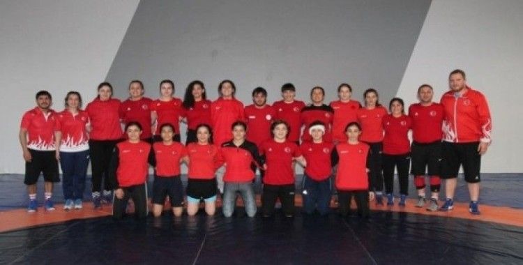 Genç Kadınlar Güreş Milli Takımı Yalova’da kampa-girdi