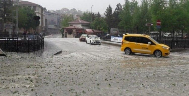 Kastamonu’da ceviz büyüklüğünde dolu yağışı