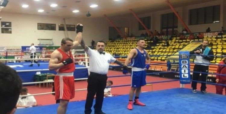 Zonguldaklı boksör madalya maçını kıl payı kaybetti