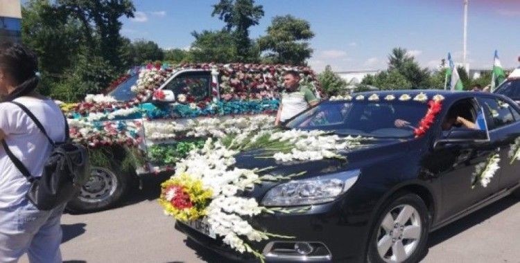 Özbekistan’da geleneksel Çiçek Festivali coşkuyla kutlandı