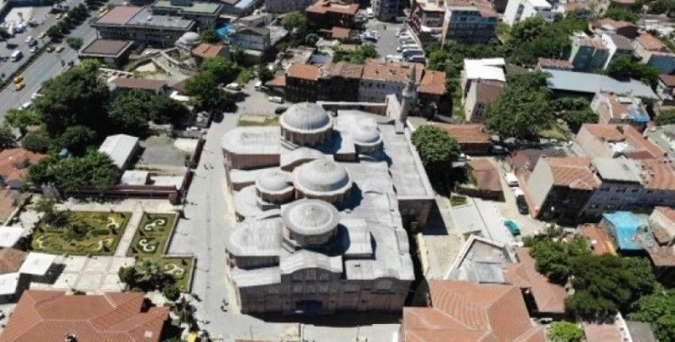 Restorasyonu tamamlanan Molla Zeyrek Cami havadan görüntülendi
