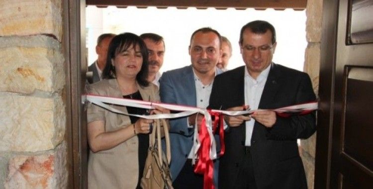 Anadolu Lisesi Yamalı İnşaat Kütüphanesi açıldı
