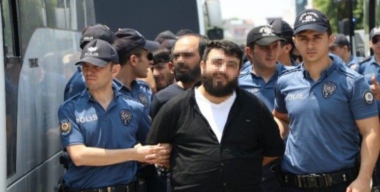 DEAŞ operasyonunda gözaltına alınan 18 kişi adliyeye sevk edildi
