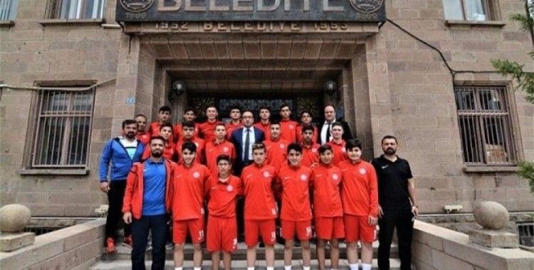 Sandıklıspor U16 takımı Türkiye Şampiyonası için Kütahya’ya gitti