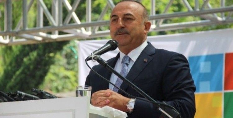 Bakan Çavuşoğlu, Alanya'da mezuniyet törenine katıldı