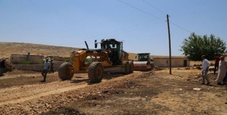 Eyyübiye Belediyesi yol yapım çalışmalarına ara vermeden devam ediyor