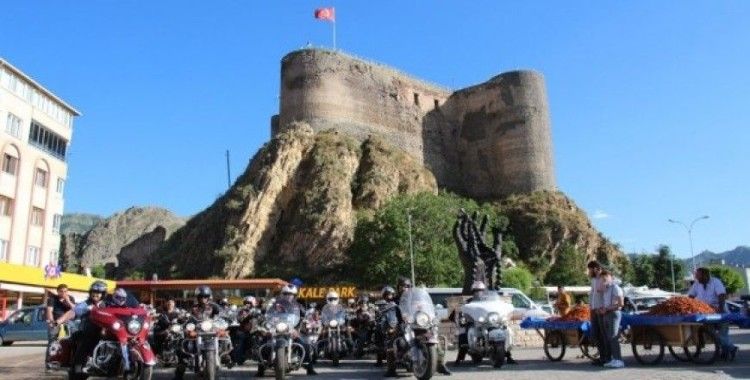 Türk Chopper Motosiklet Kulübü üyeleri Oltu’ya hayran kaldı