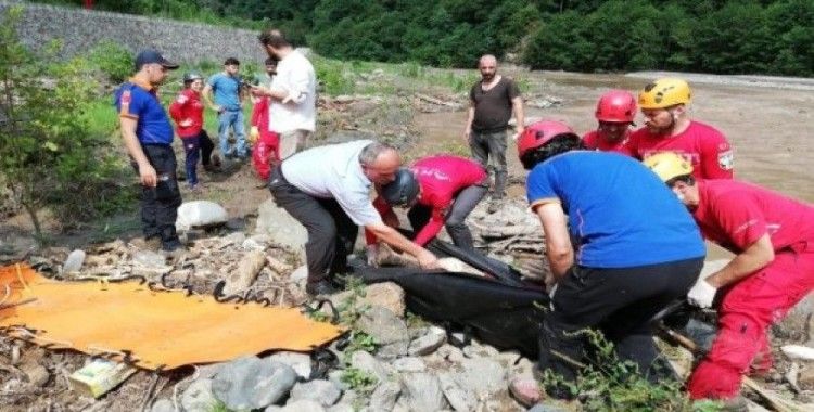 Trabzon'un Araklı ilçesindeki selde ölü sayısı 5'e yükseldi