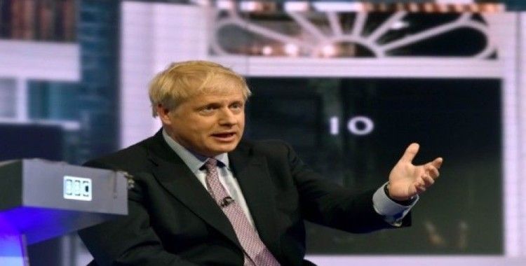 İngiltere'de başbakanlık arayışında Johnson'ın liderliği sürüyor
