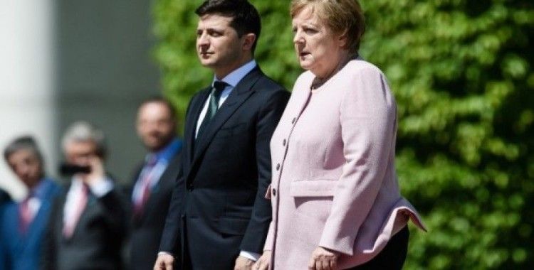 Merkel'in 'Susuz kaldım' açıklamasına doktordan yalanlama