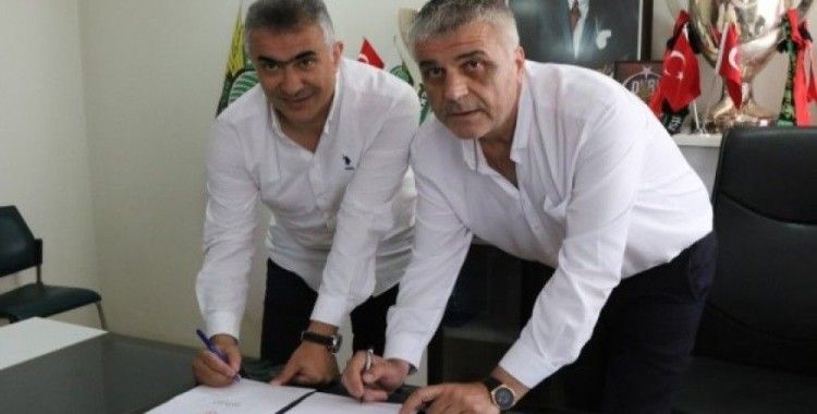 Akhisarspor, Teknik Direktör Mehmet Altıparmak ile sözleşme imzaladı