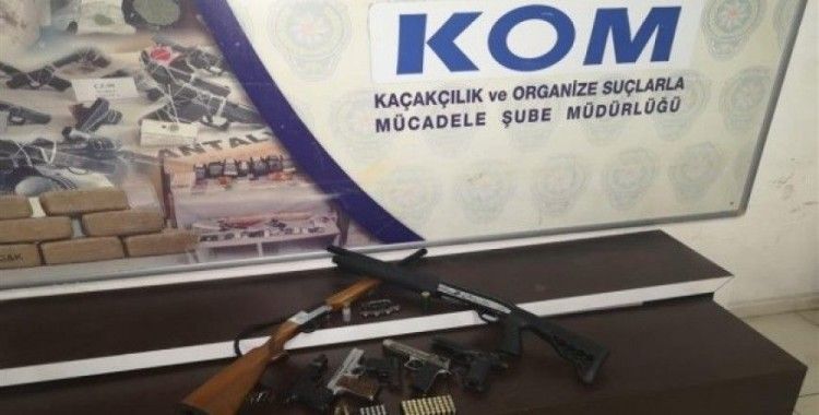 Antalya'da silah kaçakçılığı operasyonu: 3 gözaltı